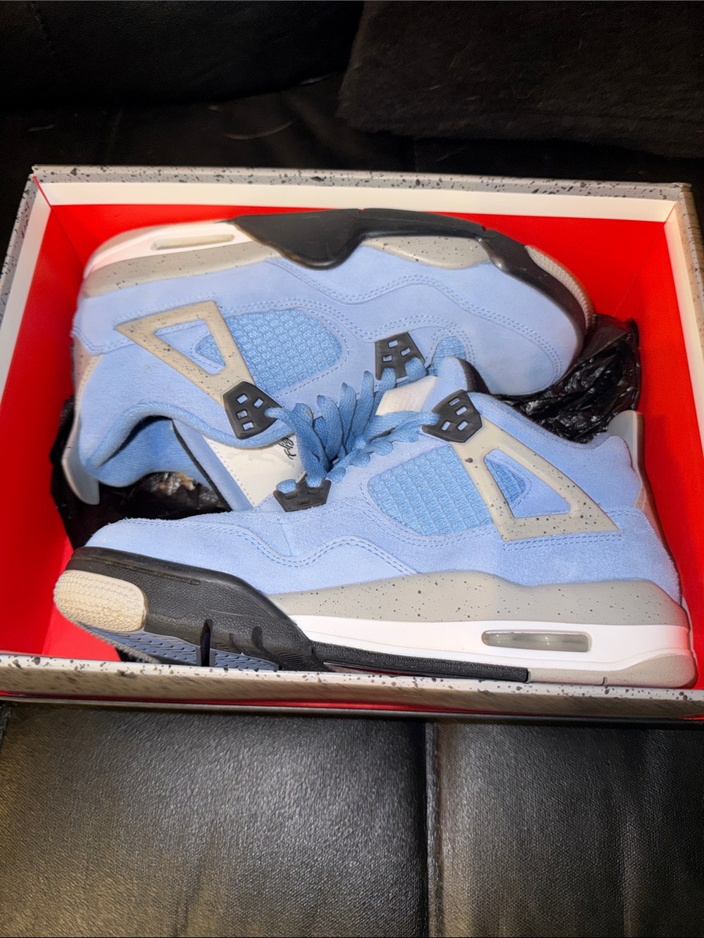 Jordan 4 Retro, university blue, size 6 5y - Picture 2 of 8
